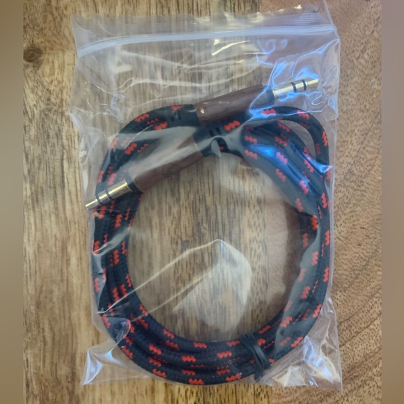 Axiom 3.5mm Audio Cable Aux Cord Male to Male Headphone Wire Stereo Cable 4 Feet - Picture 3 of 4